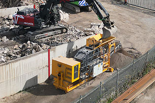 New Transportable Hook-Lift Impact Crusher 4