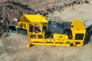 New Transportable Hook-Lift Impact Crusher 1