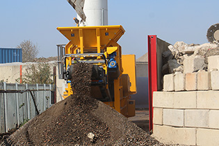New Transportable Hook-Lift Impact Crusher 5